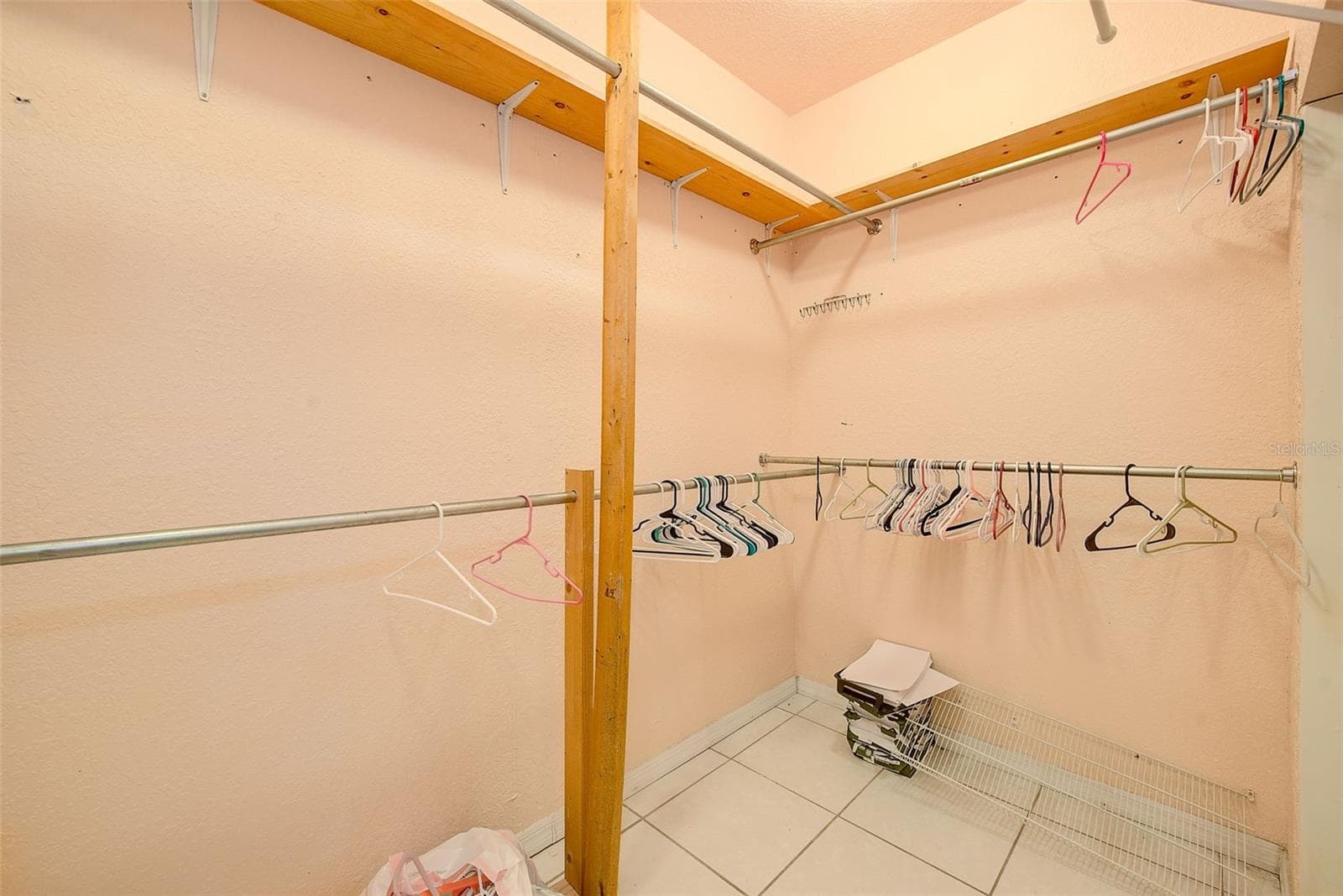 Single Family Residence at 209 WHITE CLIFF BLVD, AUBURNDALE, photo 23 of 61