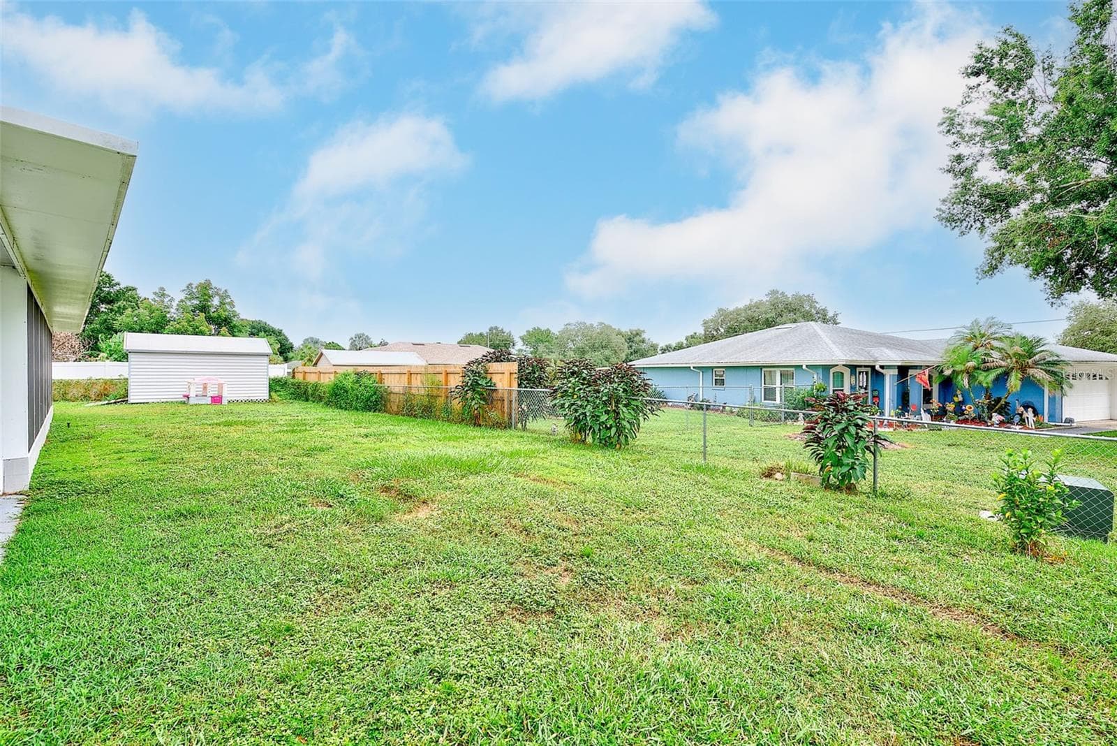 Single Family Residence at 209 WHITE CLIFF BLVD, AUBURNDALE, photo 44 of 61