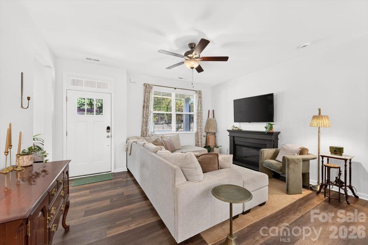Single Family Residence at 1816 Purser Drive, Charlotte, photo 6 of 41