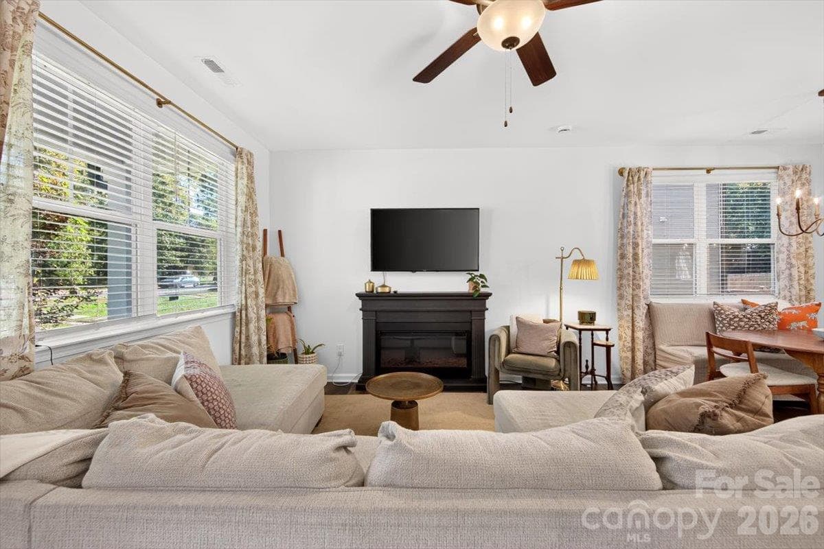 Single Family Residence at 1816 Purser Drive, Charlotte, photo 7 of 41