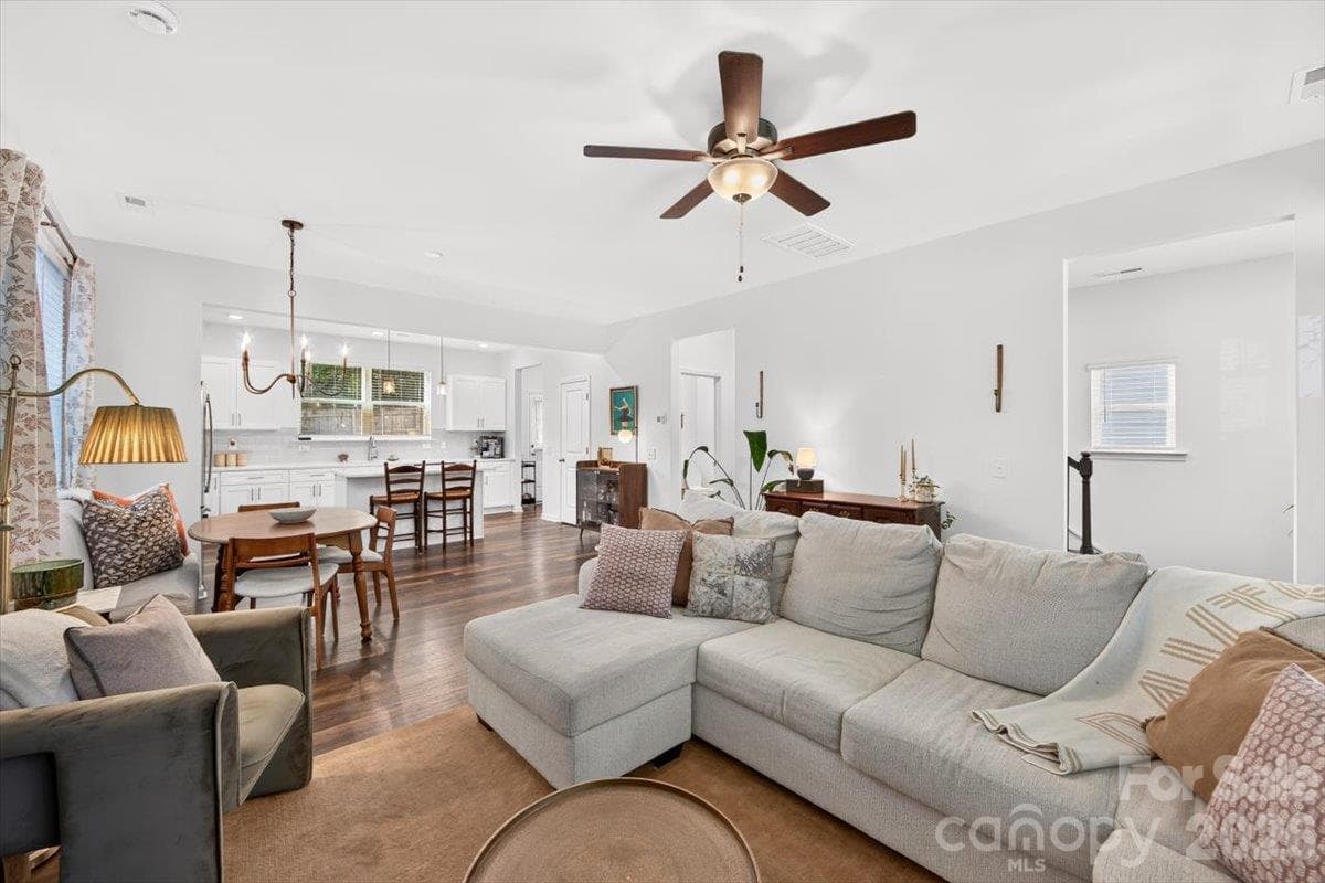 Single Family Residence at 1816 Purser Drive, Charlotte, photo 9 of 41