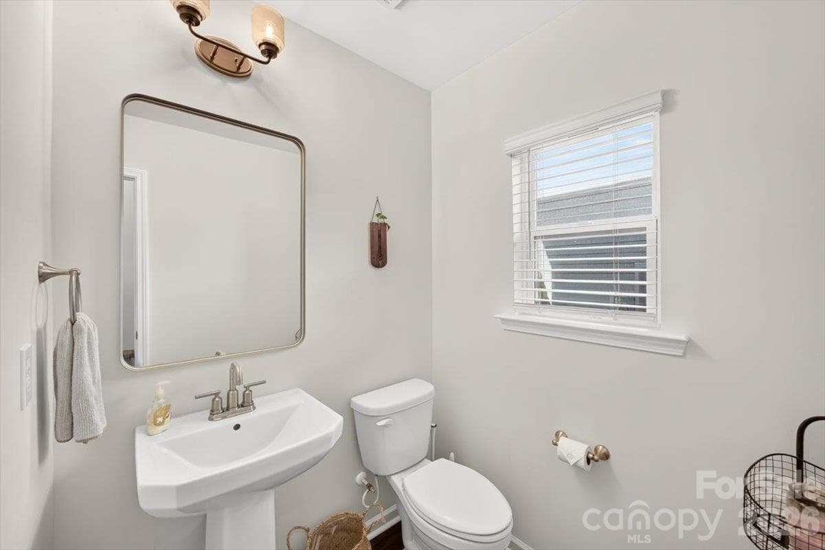 Single Family Residence at 1816 Purser Drive, Charlotte, photo 19 of 41