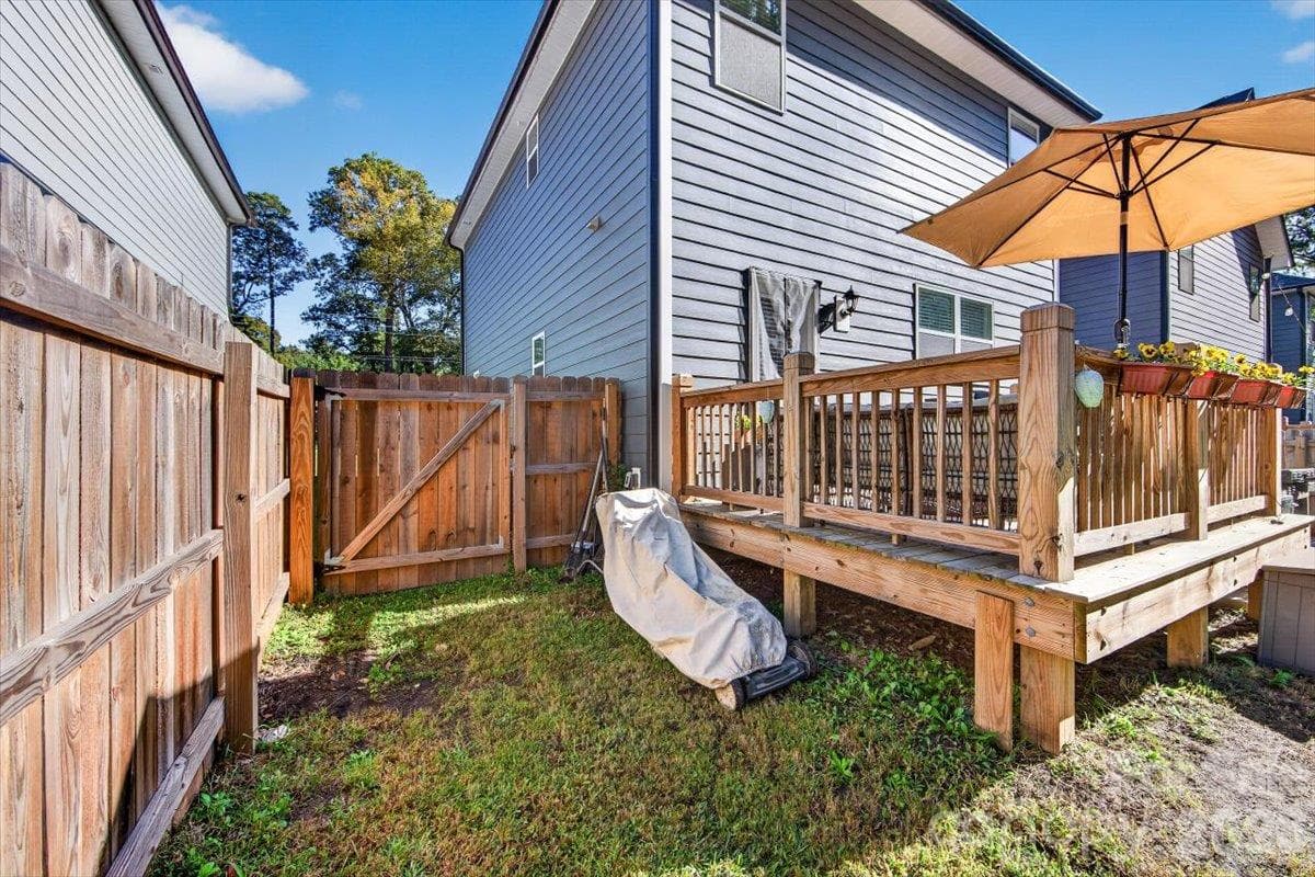 Single Family Residence at 1816 Purser Drive, Charlotte, photo 35 of 41