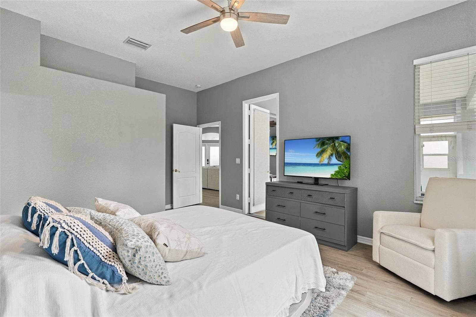 Single Family Residence at 26199 FEATHERSOUND DR, PUNTA GORDA, photo 16 of 38