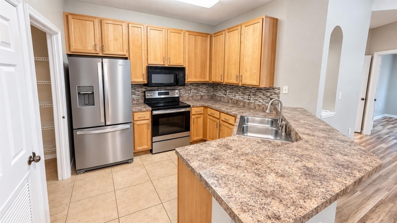 Kitchen - 10209 COURTNEY PALMS BLVD #301, TAMPA