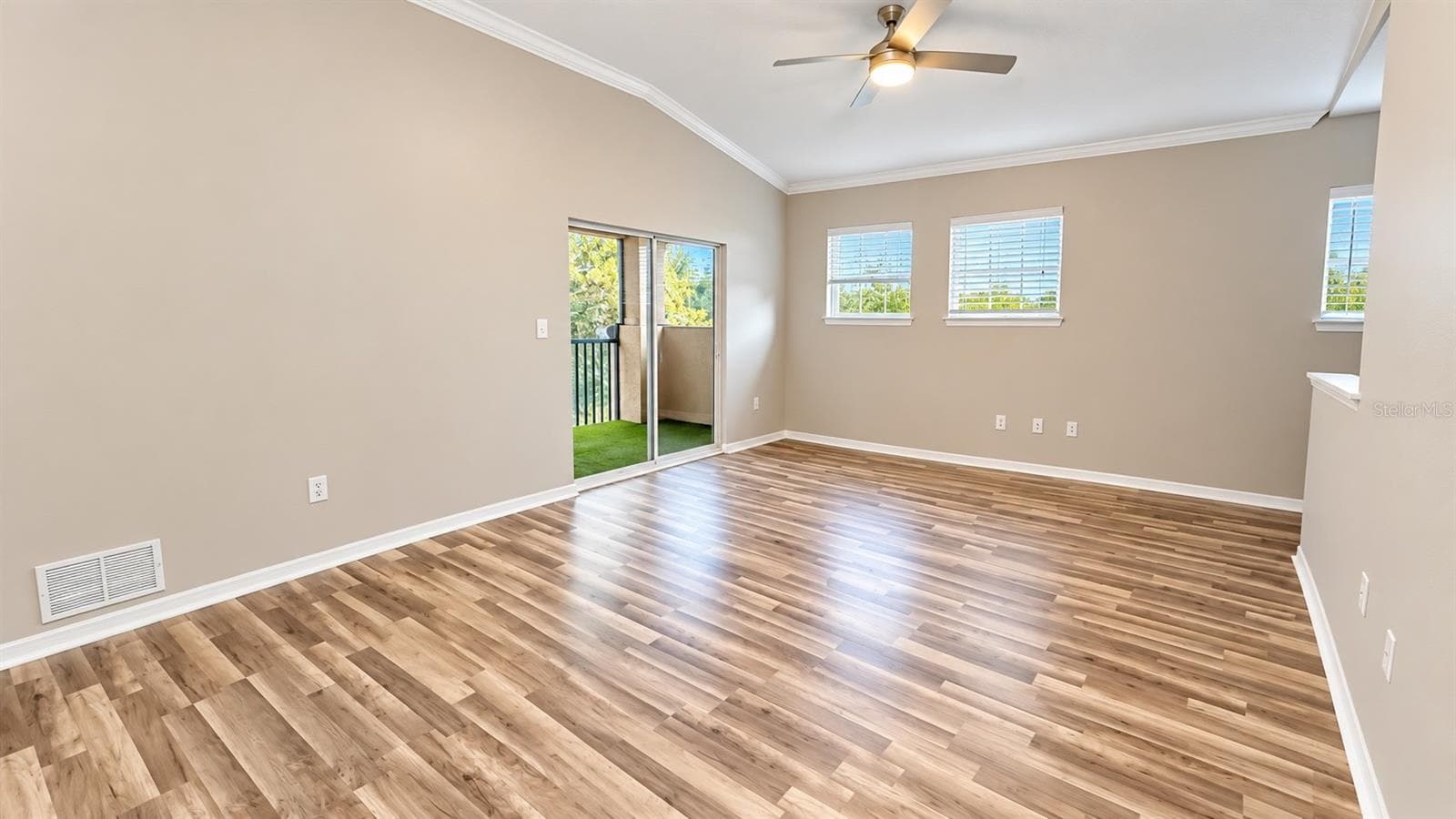 Living Room - 10209 COURTNEY PALMS BLVD #301, TAMPA
