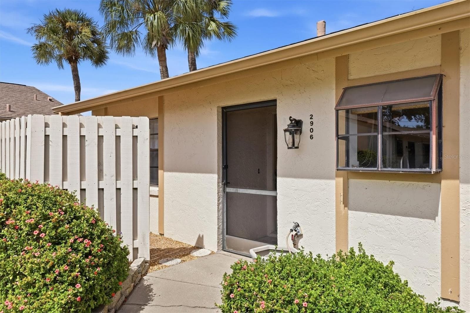 Entrance walkway - 2906 63RD ST W #206, BRADENTON