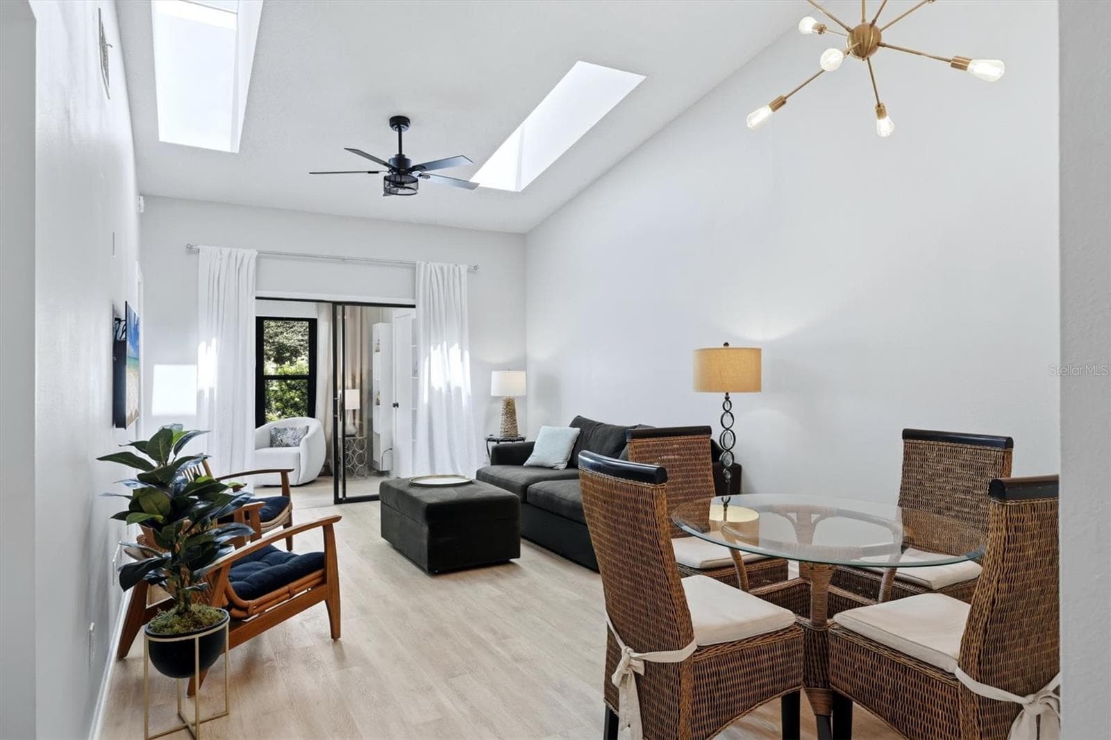 Living room/Dining Room/Cathedral ceilings/ Skylights - 2906 63RD ST W #206, BRADENTON