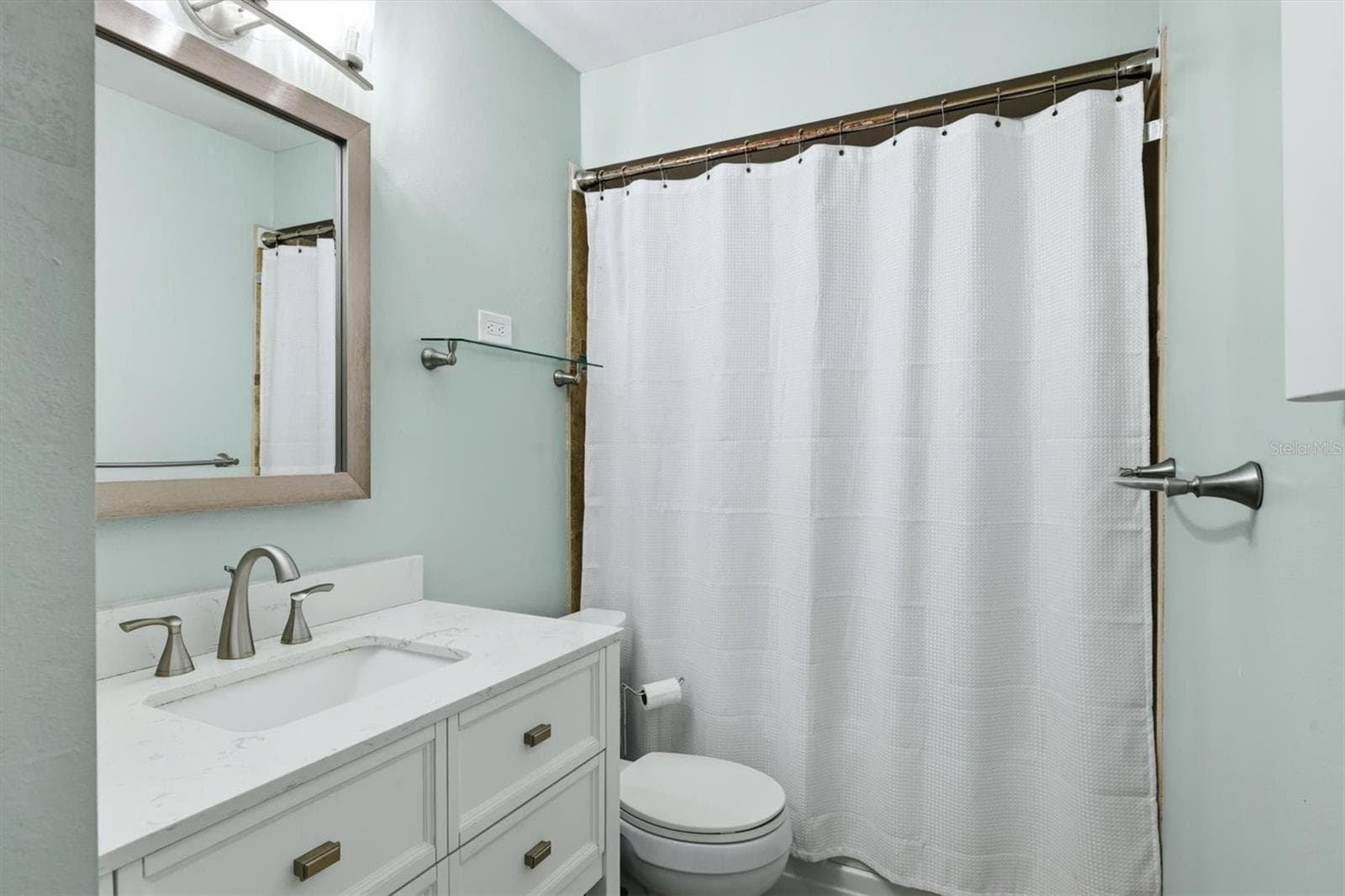 En-suite Master Bathroom /Shower/ Tub - 2906 63RD ST W #206, BRADENTON