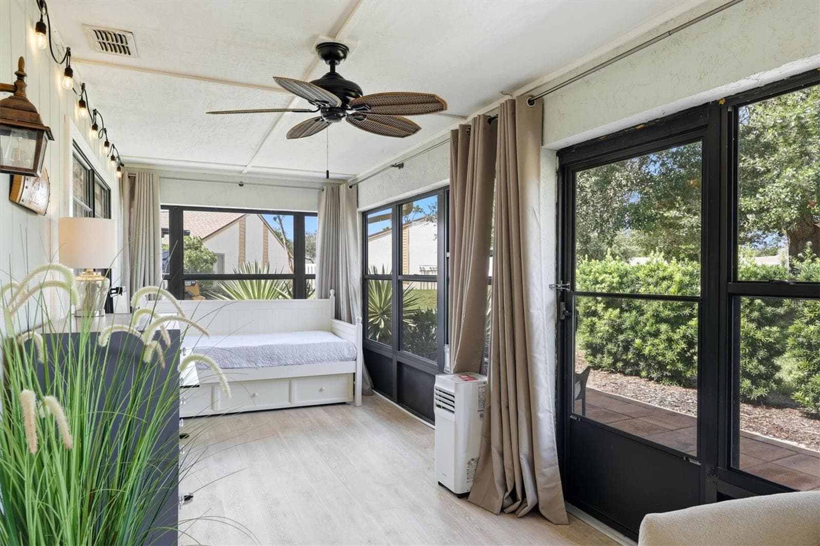 Enclosed Lanai/ Air Conditioned/Potential Third Bedroom - 2906 63RD ST W #206, BRADENTON