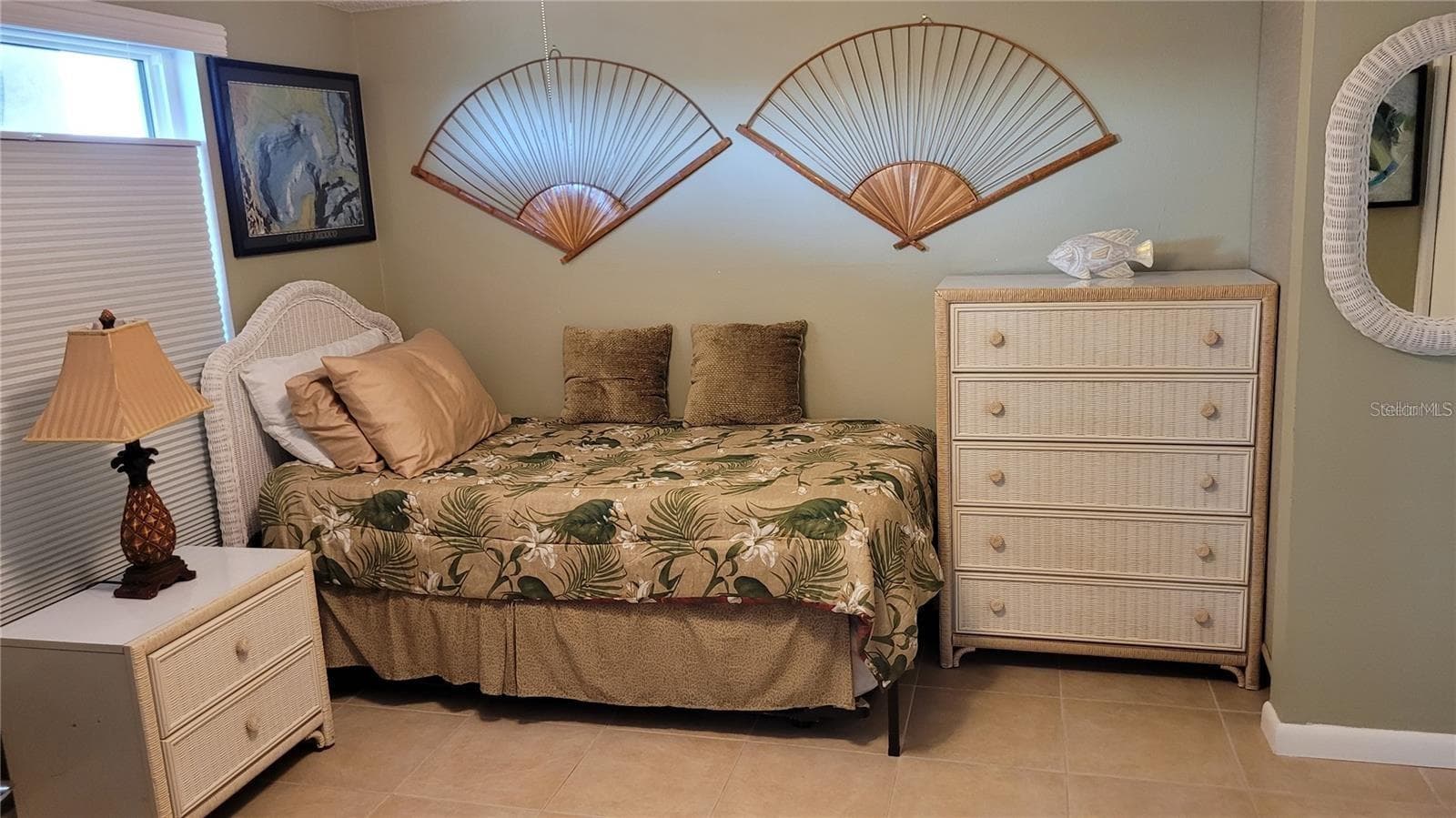 The 2nd bedroom is perfect as a guest room with a trundle bed, leaving you plenty of space... - 1806 MARINER DR #318, TARPON SPRINGS