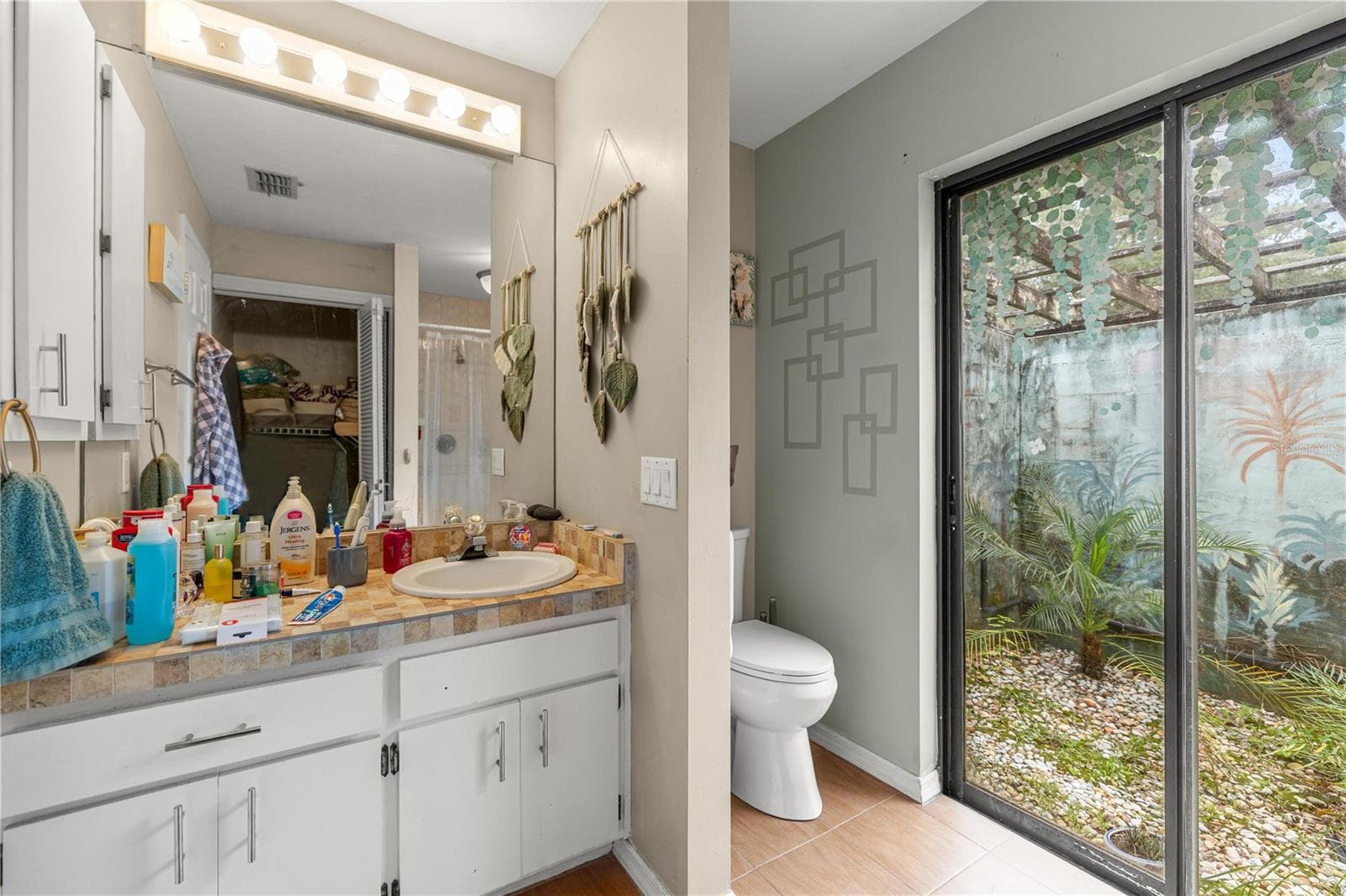 MASTER BEDROOM ENSUITE - 7910 SW 202ND CT, DUNNELLON
