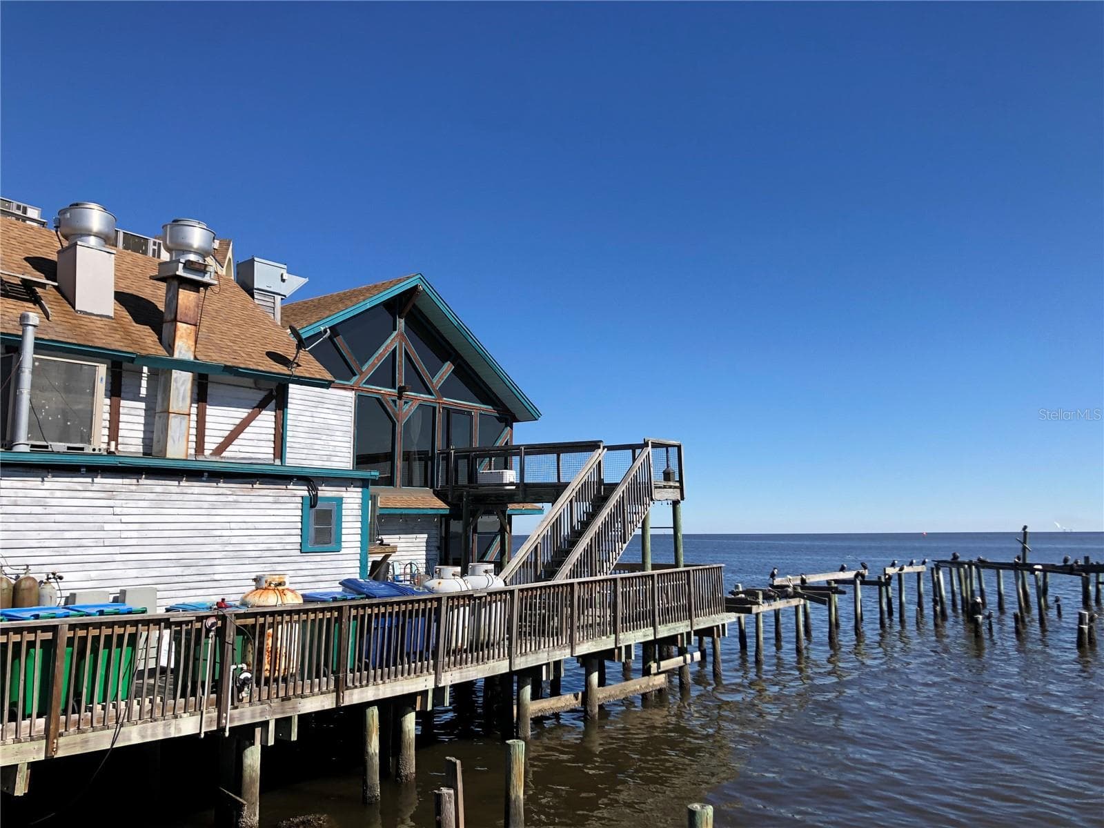 Cedar Key World Famous GULFFRONT FRESH SEAFOOD DINING 55 Minutes from property - 7910 SW 202ND CT, DUNNELLON