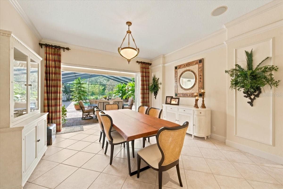 Separate dining room provides an inviting space for entertaining and special gatherings. - 5513 KEELER OAK ST, LITHIA