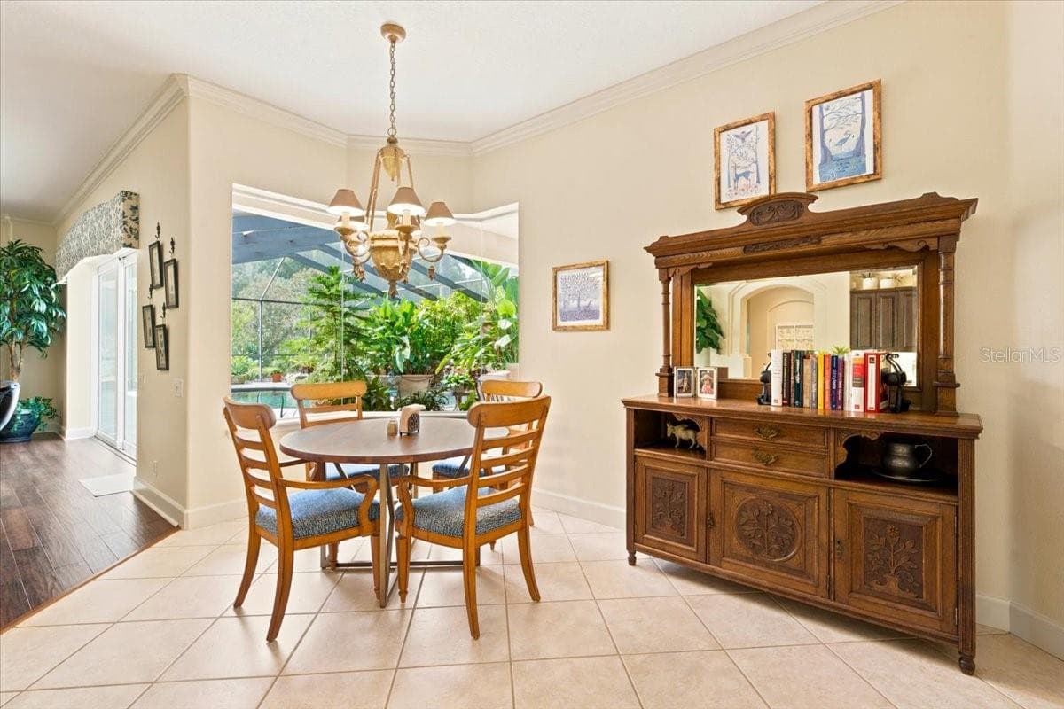 Breakfast nook. - 5513 KEELER OAK ST, LITHIA