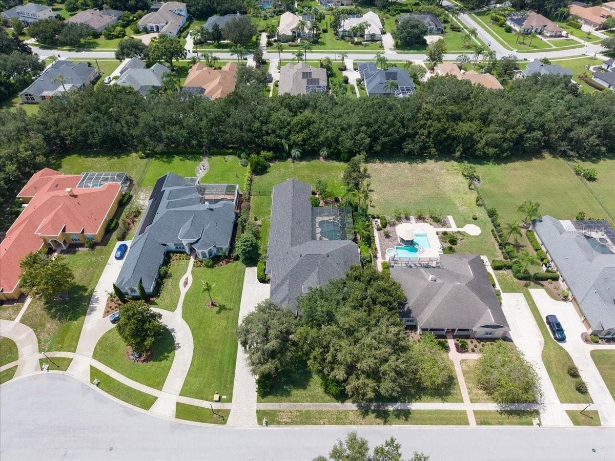 Miles of community trails provide opportunities for walking, jogging, and outdoor enjoyment. - 5513 KEELER OAK ST, LITHIA
