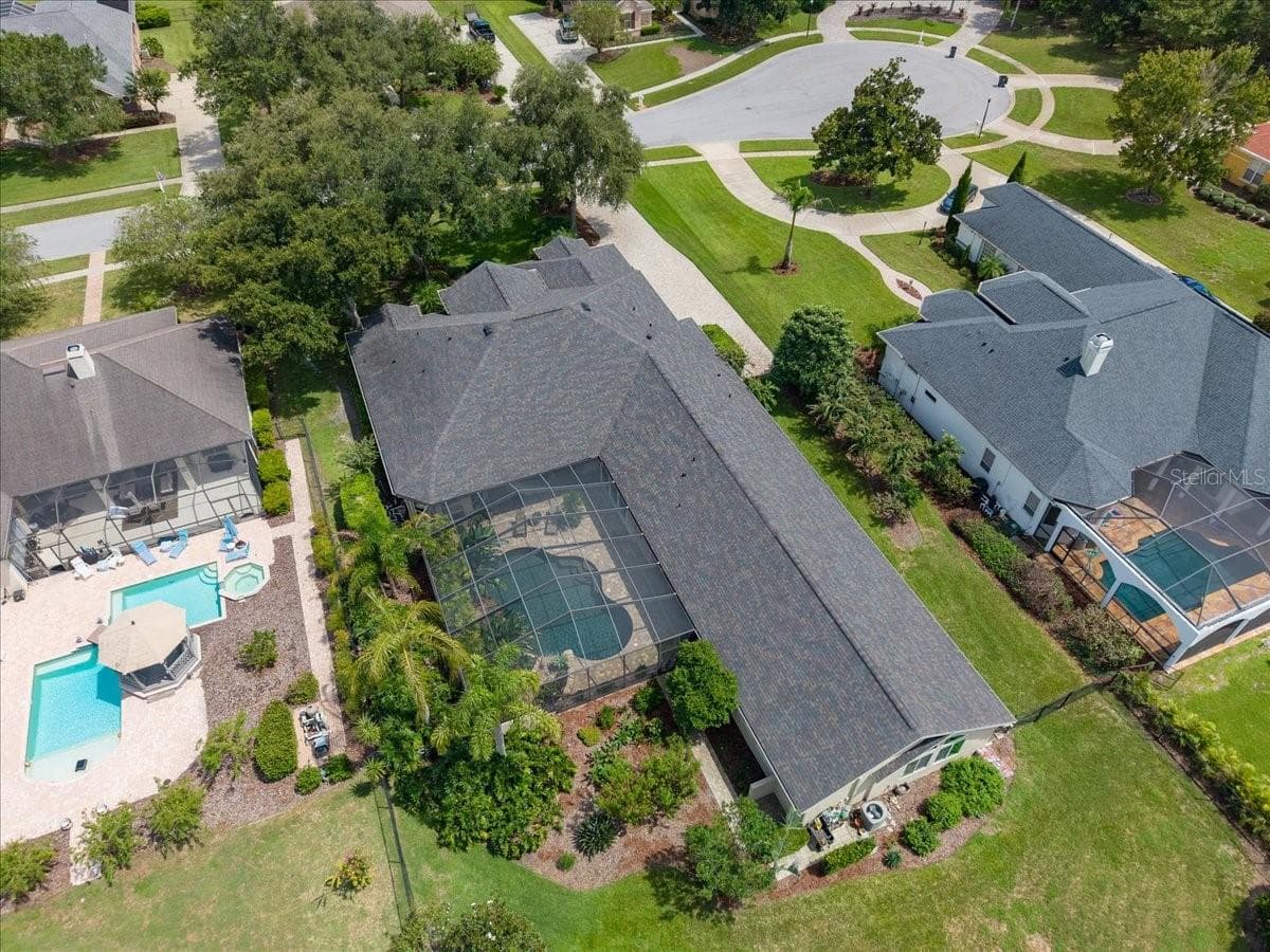Owens Corning Duration roof installed in 2021 with Platinum Protection Roofing System. - 5513 KEELER OAK ST, LITHIA