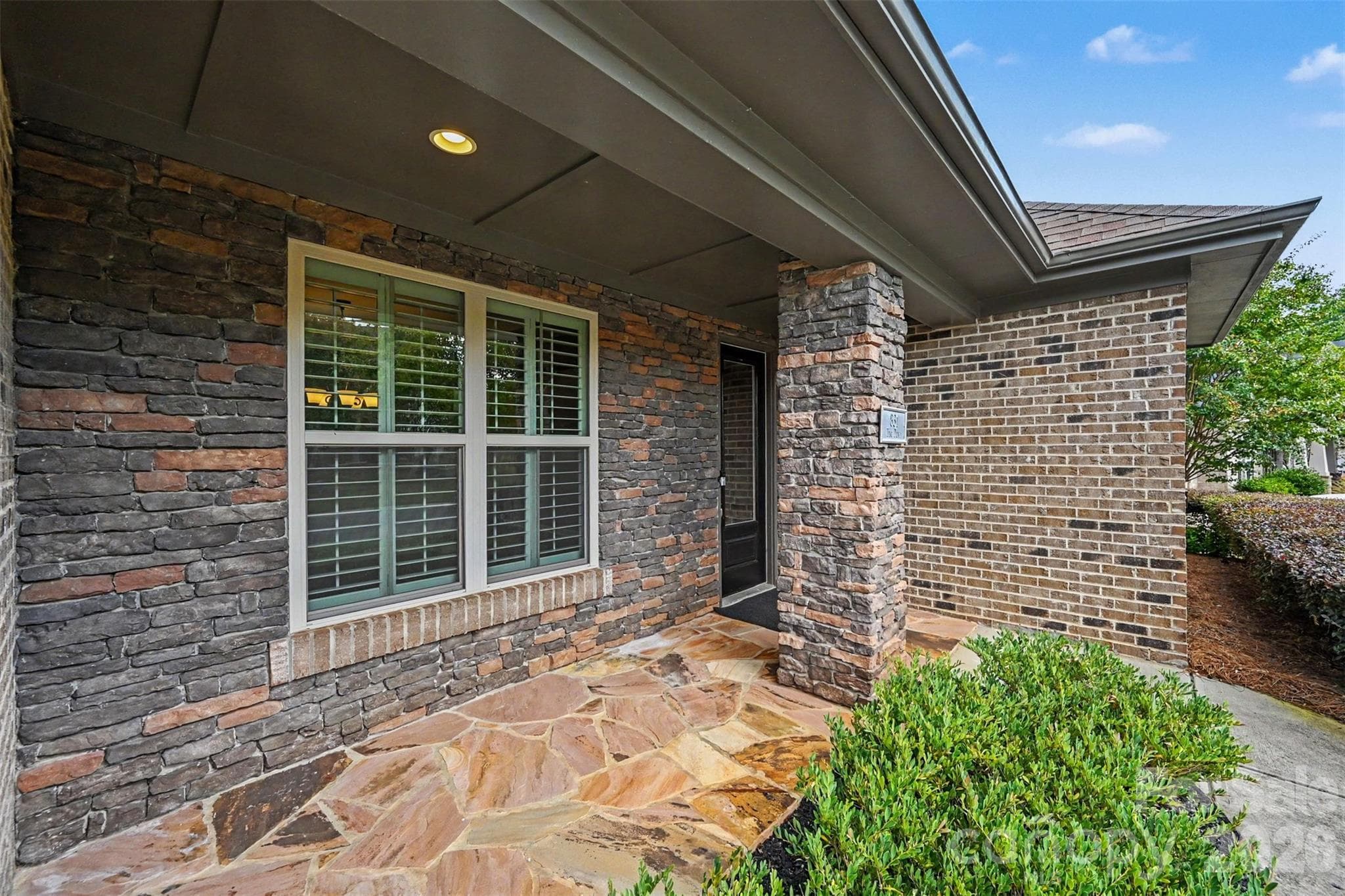 Single Family Residence at 831 Tyne Drive, Fort Mill, photo 2 of 48