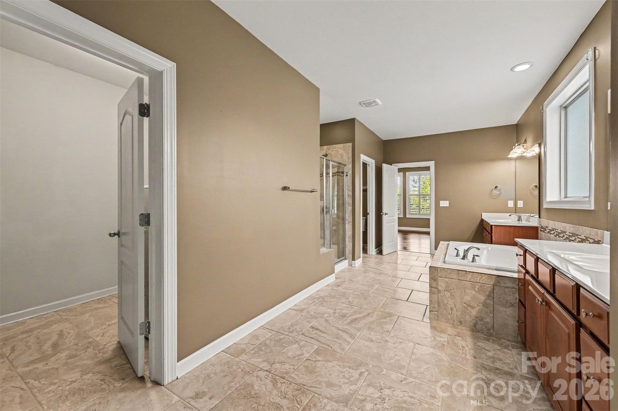 Single Family Residence at 831 Tyne Drive, Fort Mill, photo 31 of 48