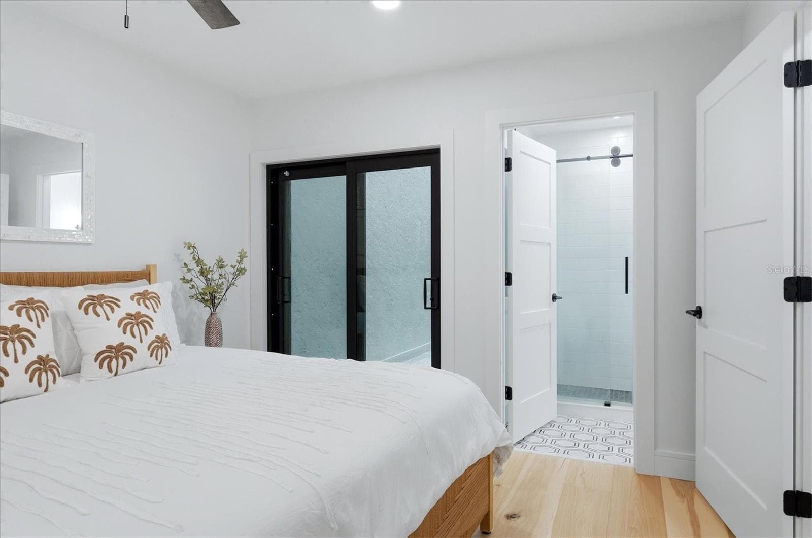 Bedroom 2 ensuite bathroom - 2141 HARBOURSIDE DR #1203, LONGBOAT KEY