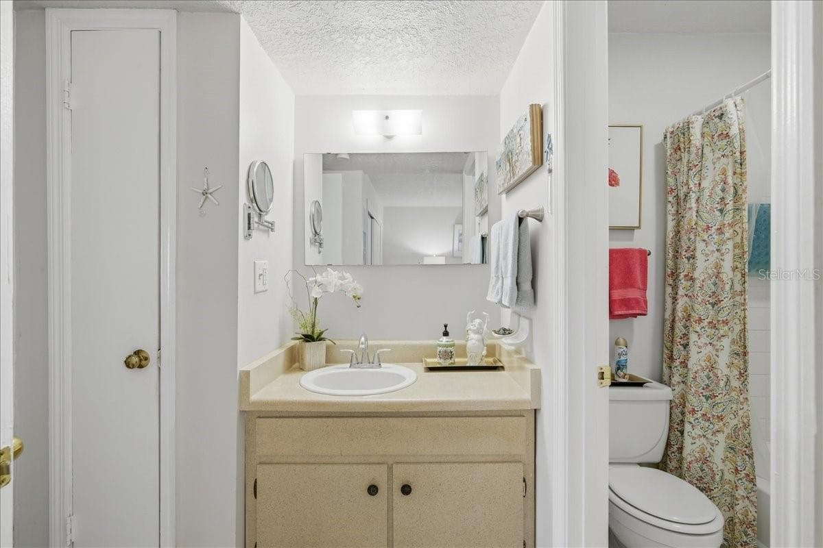 Condominium at 111 SEAHORSE DR SE #B, ST PETERSBURG, photo 28 of 63