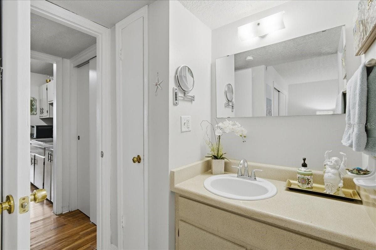 Condominium at 111 SEAHORSE DR SE #B, ST PETERSBURG, photo 29 of 63