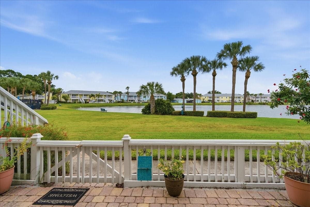 Condominium at 111 SEAHORSE DR SE #B, ST PETERSBURG, photo 37 of 63