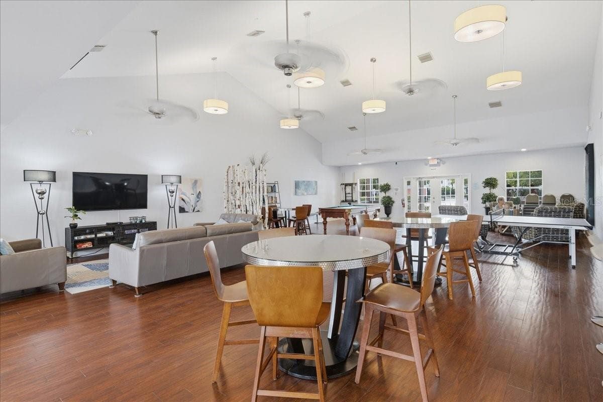 Condominium at 111 SEAHORSE DR SE #B, ST PETERSBURG, photo 44 of 63