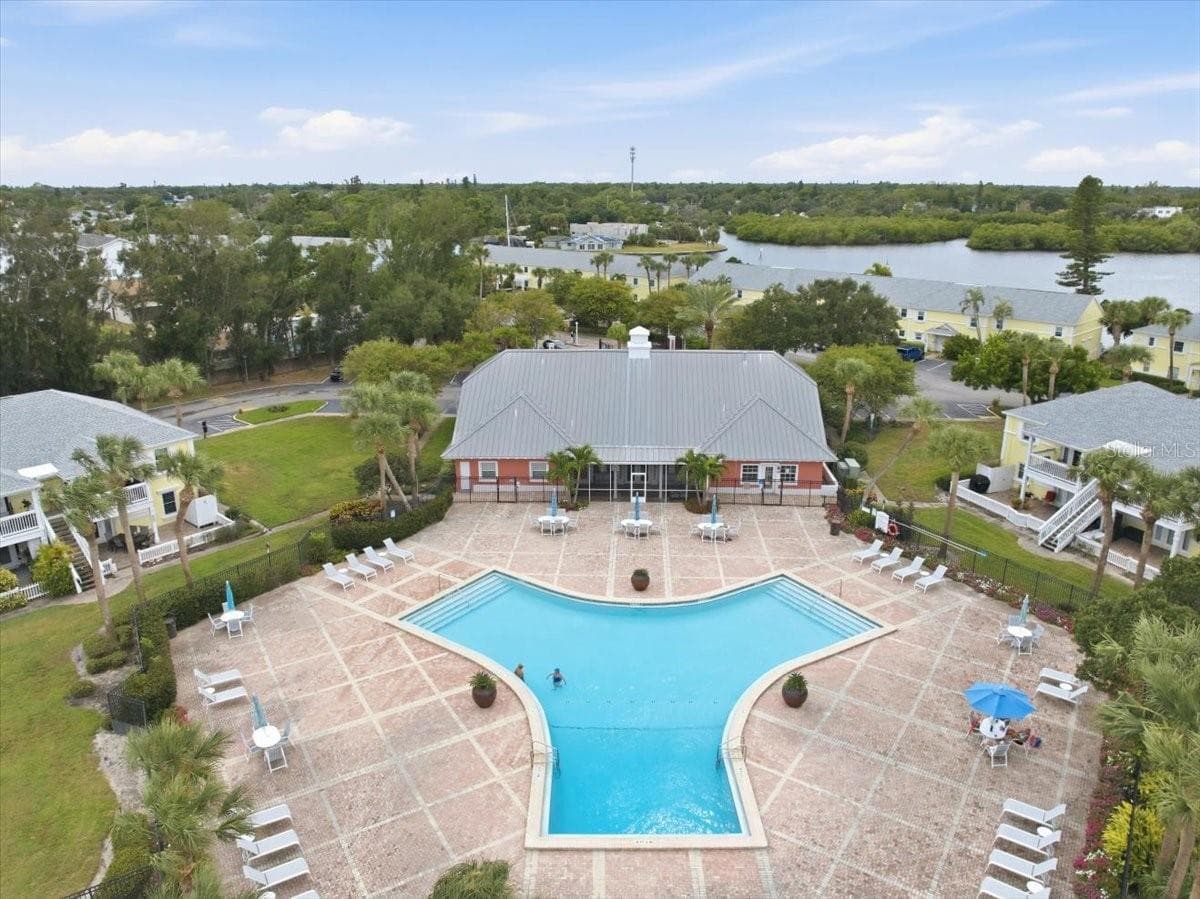 Condominium at 111 SEAHORSE DR SE #B, ST PETERSBURG, photo 56 of 63