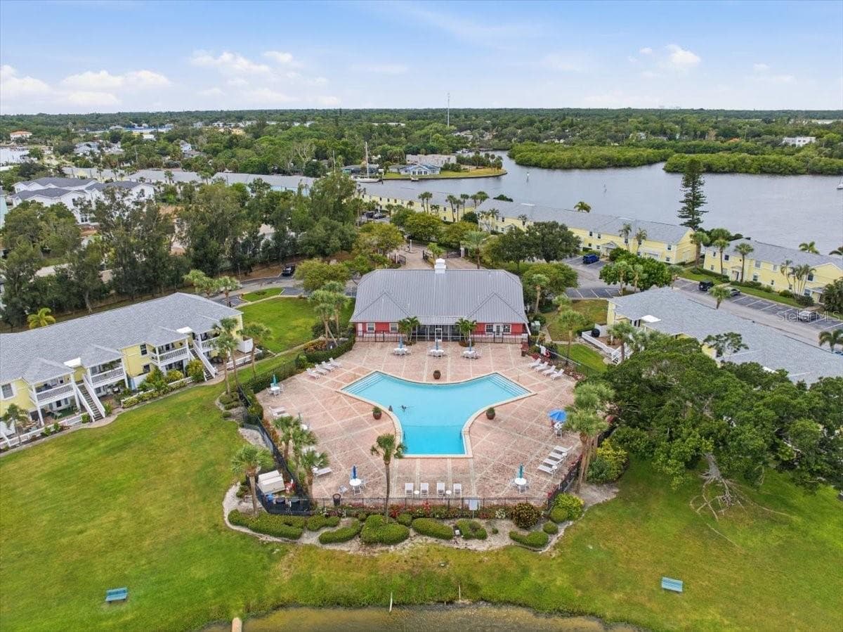 Condominium at 111 SEAHORSE DR SE #B, ST PETERSBURG, photo 58 of 63