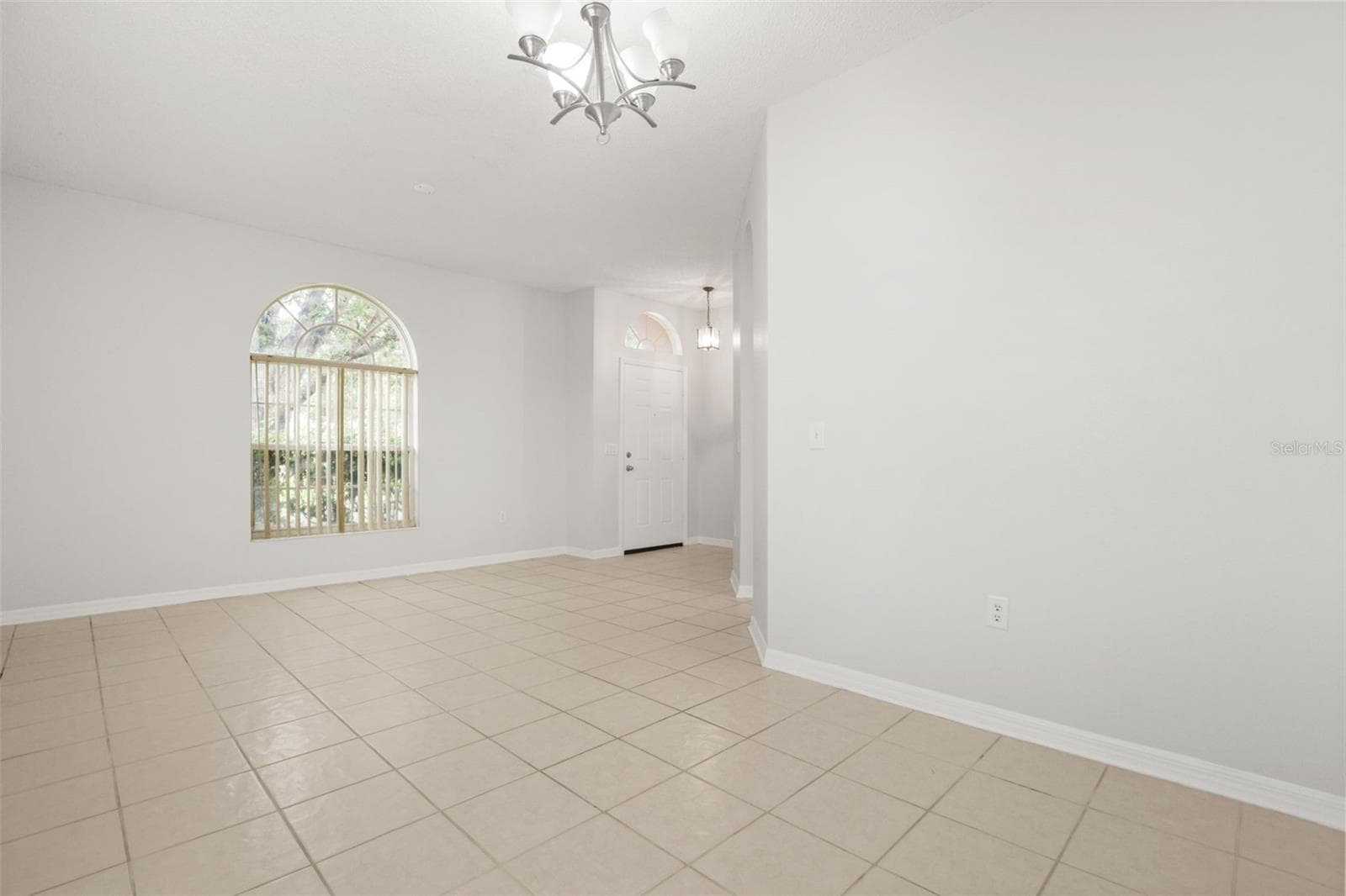 Foyer, living - 10175 SHADOW CREEK DR, ORLANDO