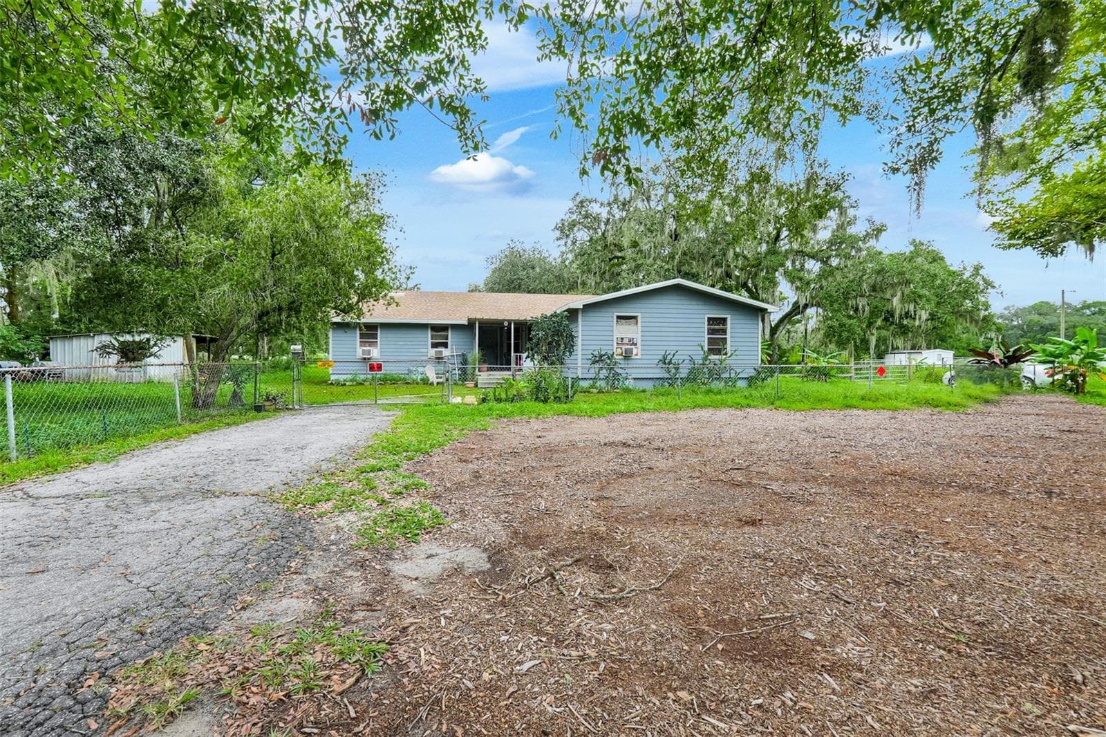 Single Family Residence at 215 JOHN CARROLL RD E, LAKELAND, photo 5 of 37