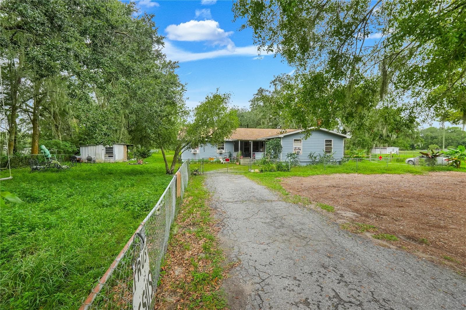 Single Family Residence at 215 JOHN CARROLL RD E, LAKELAND, photo 6 of 37