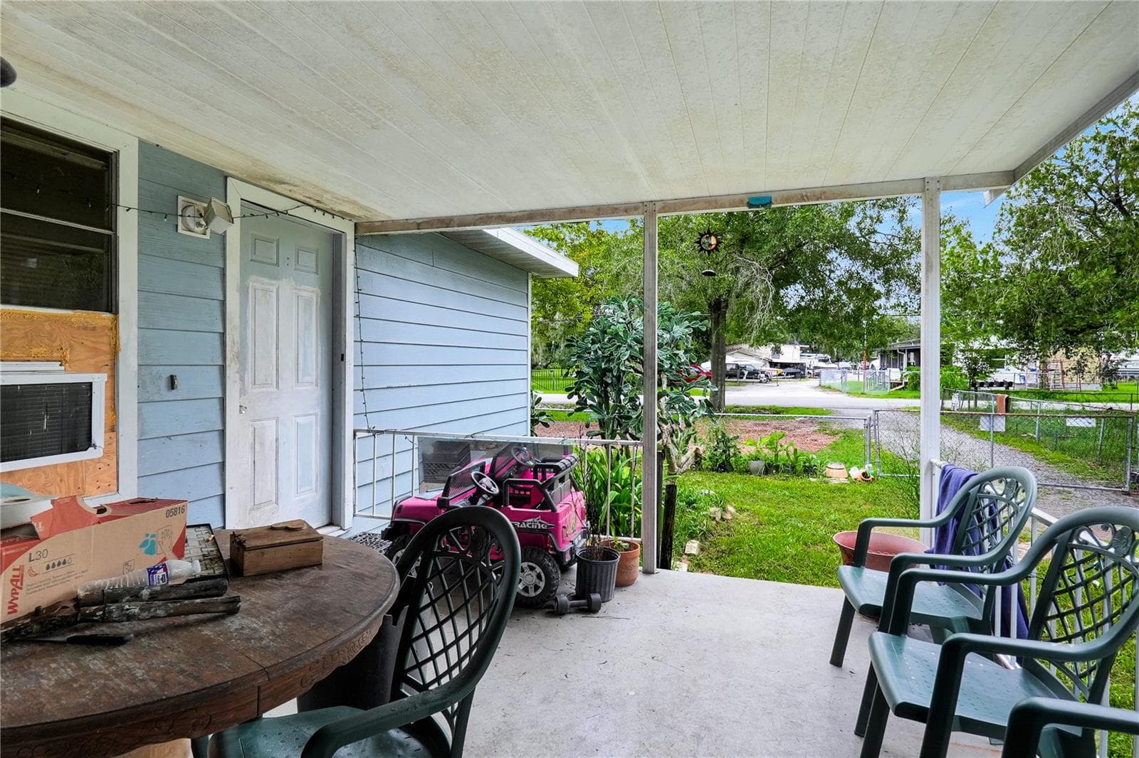 Single Family Residence at 215 JOHN CARROLL RD E, LAKELAND, photo 8 of 37