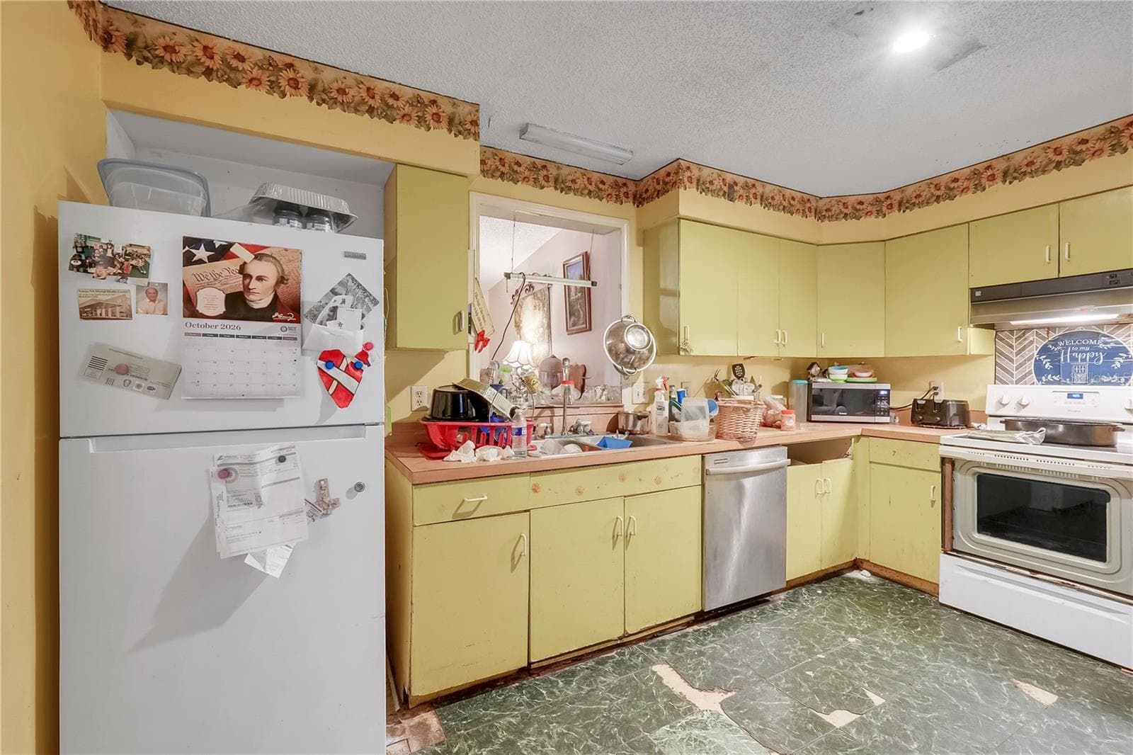 Single Family Residence at 215 JOHN CARROLL RD E, LAKELAND, photo 11 of 37