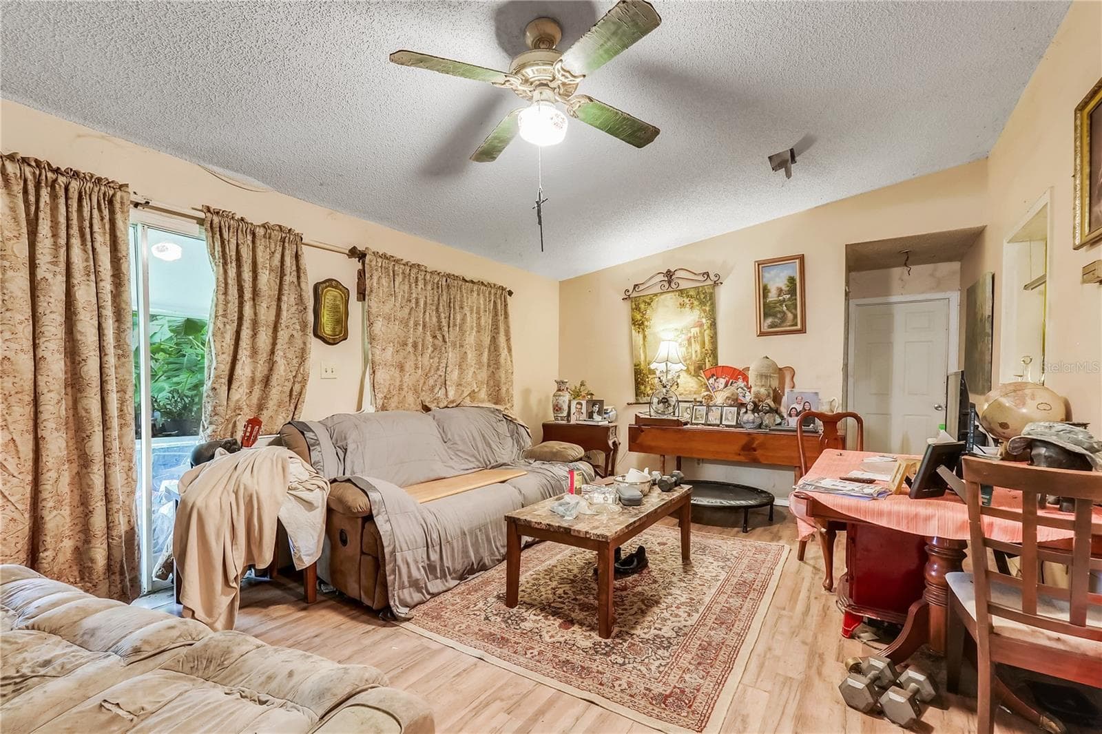 Single Family Residence at 215 JOHN CARROLL RD E, LAKELAND, photo 13 of 37