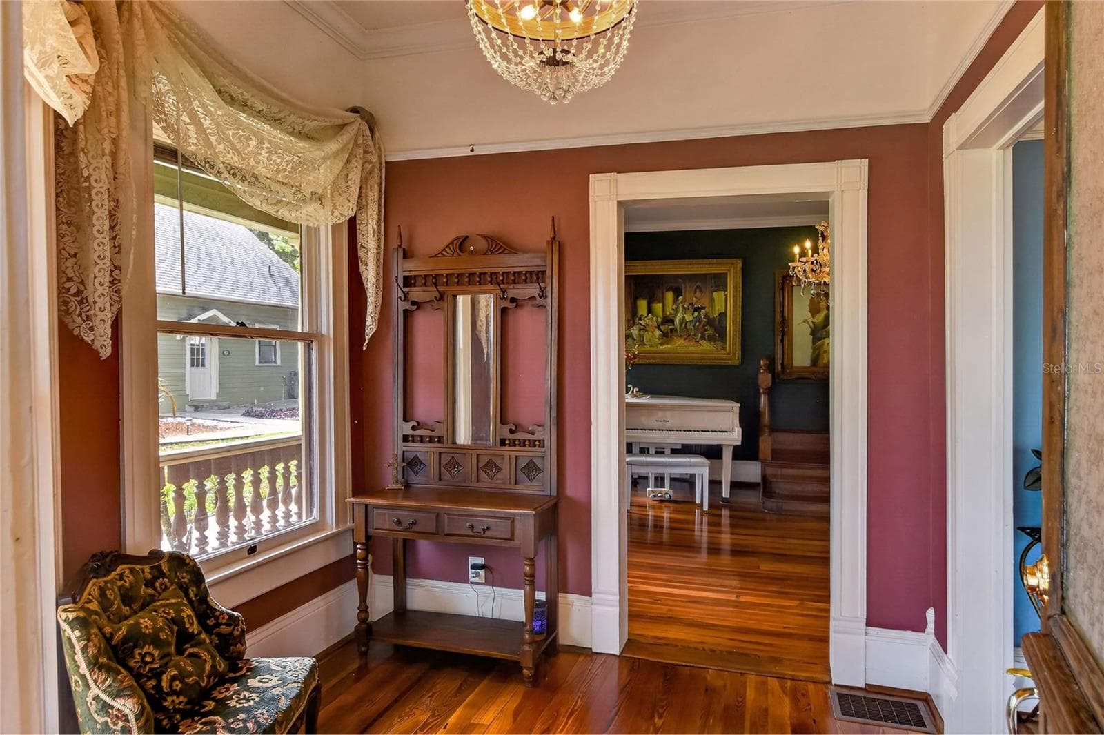 Right as you walk in - 822 W PATTERSON ST, LAKELAND