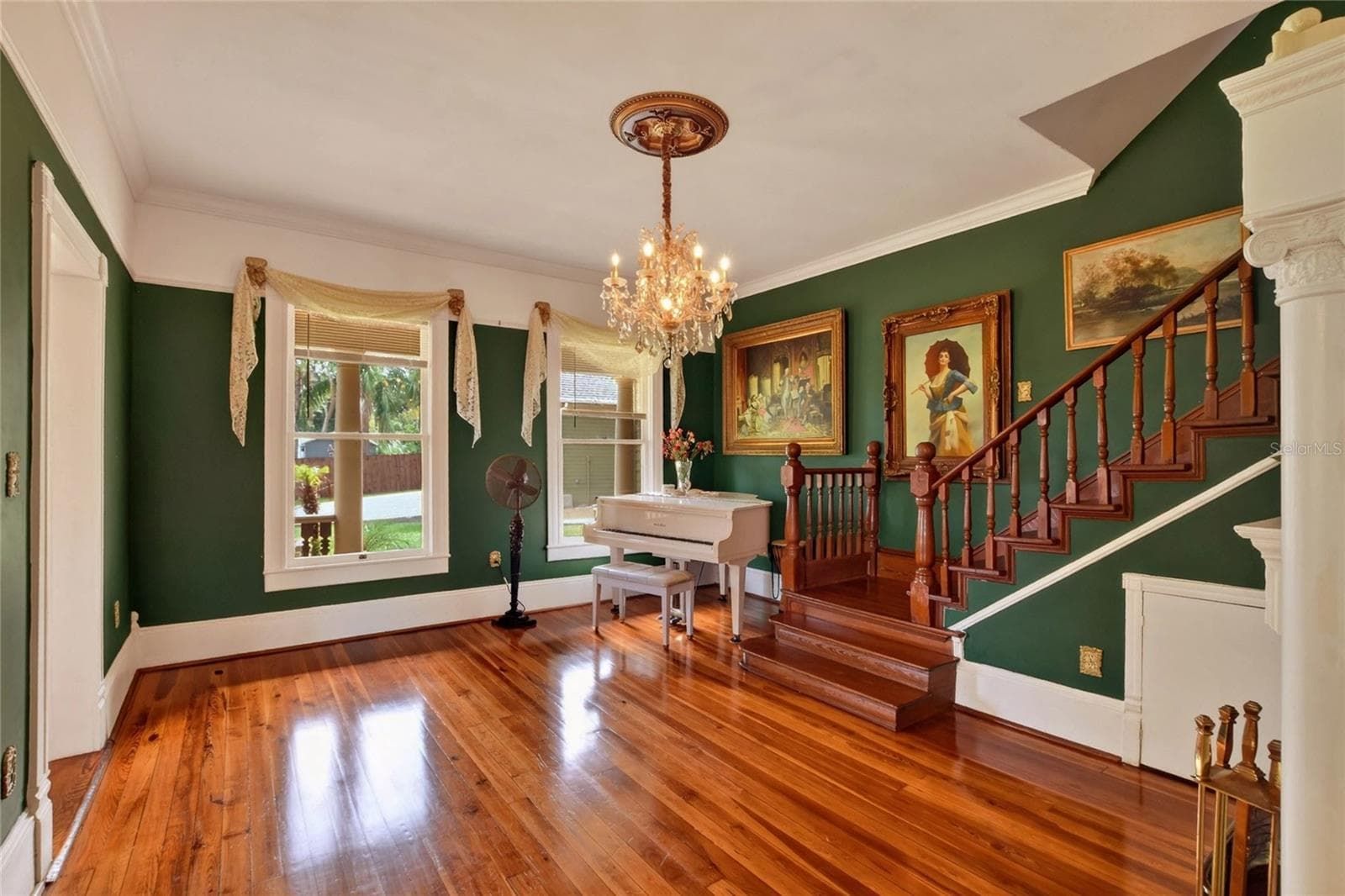Staircase to second floor - 822 W PATTERSON ST, LAKELAND