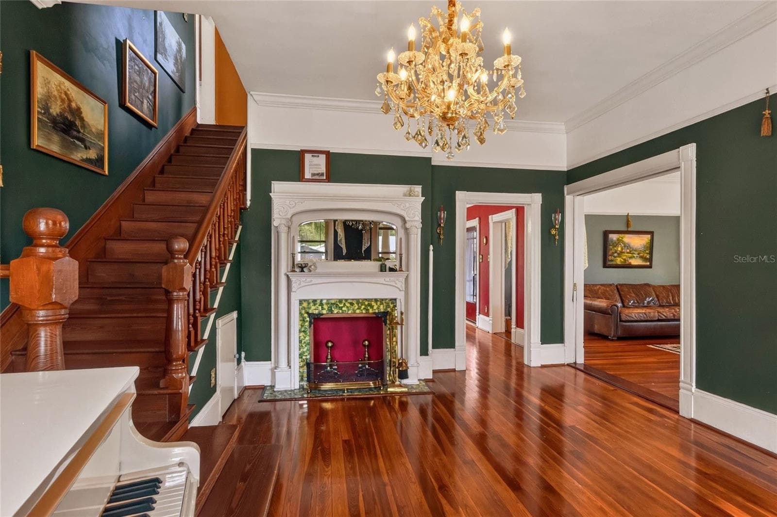 Staircase to second floor - 822 W PATTERSON ST, LAKELAND