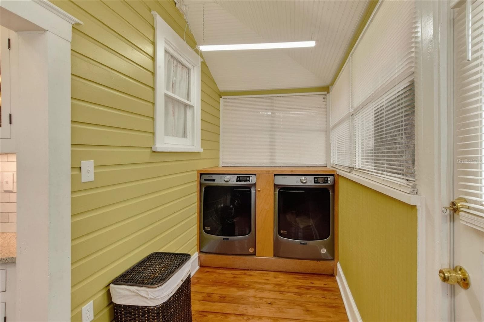 Laundry with built ins - 822 W PATTERSON ST, LAKELAND