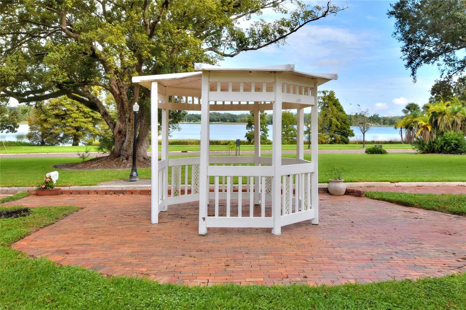 Pergola - 822 W PATTERSON ST, LAKELAND