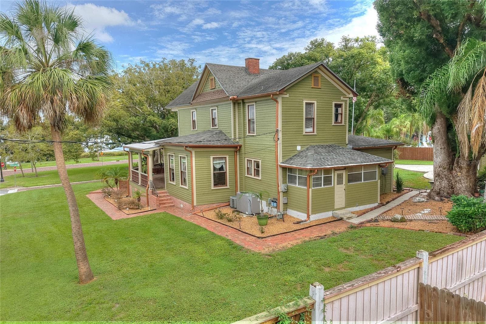 Side View - 822 W PATTERSON ST, LAKELAND