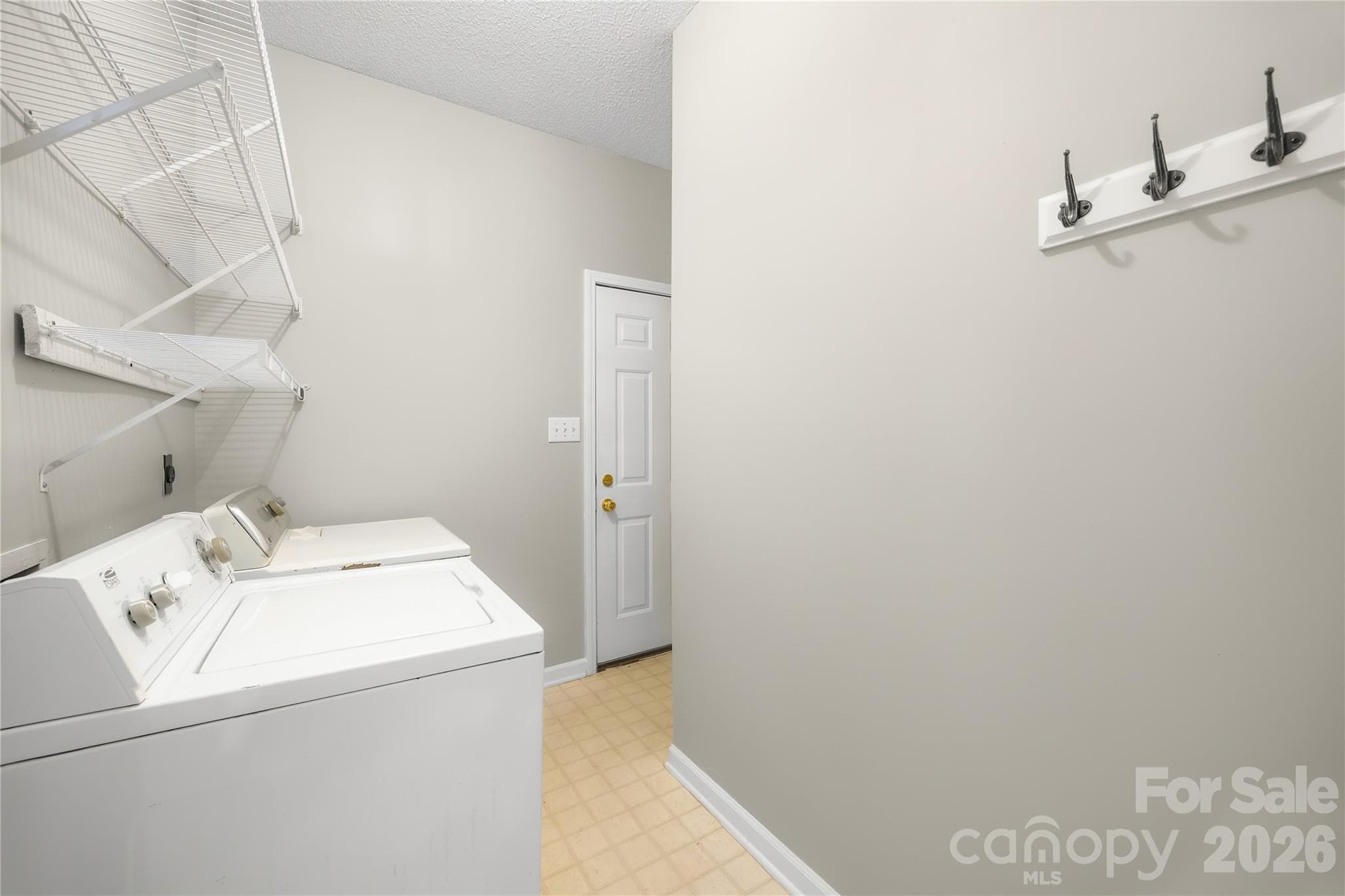 Single Family Residence at 9521 Foggy Meadow Road, Charlotte, photo 23 of 38