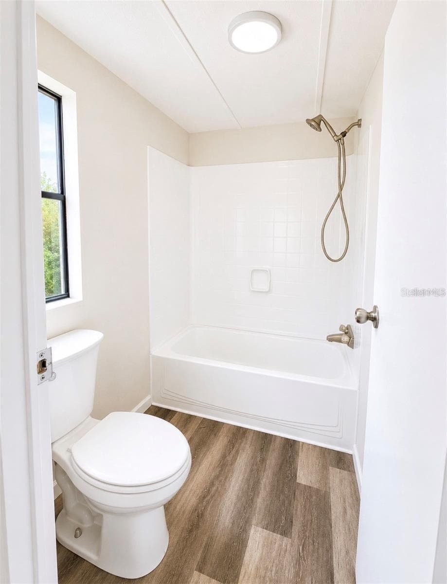Manufactured Home at 6416 SHIFLETT AVE, LAKELAND, photo 10 of 18