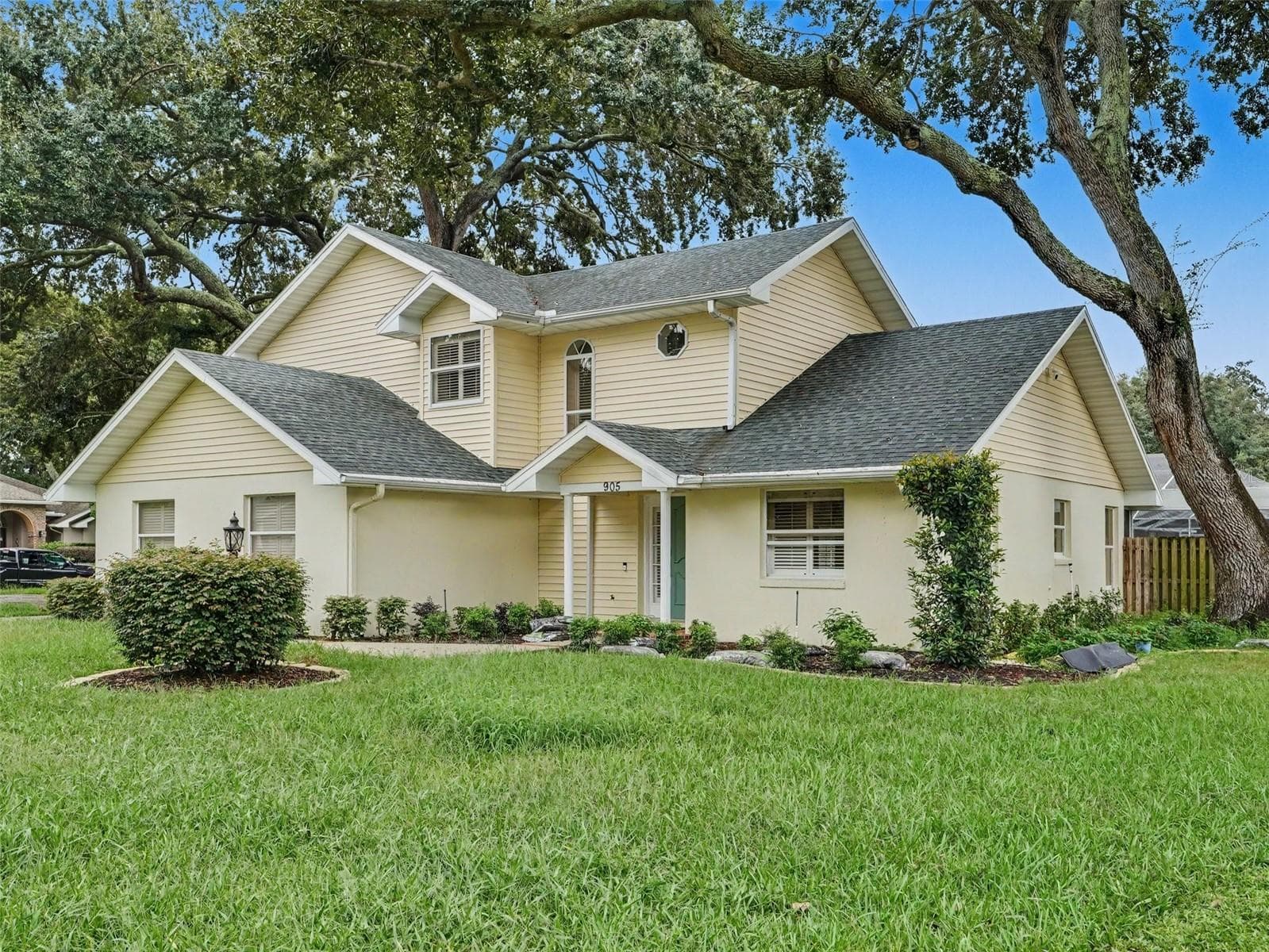 Single Family Residence at 905 WOODROW DR, AUBURNDALE, photo 2 of 30