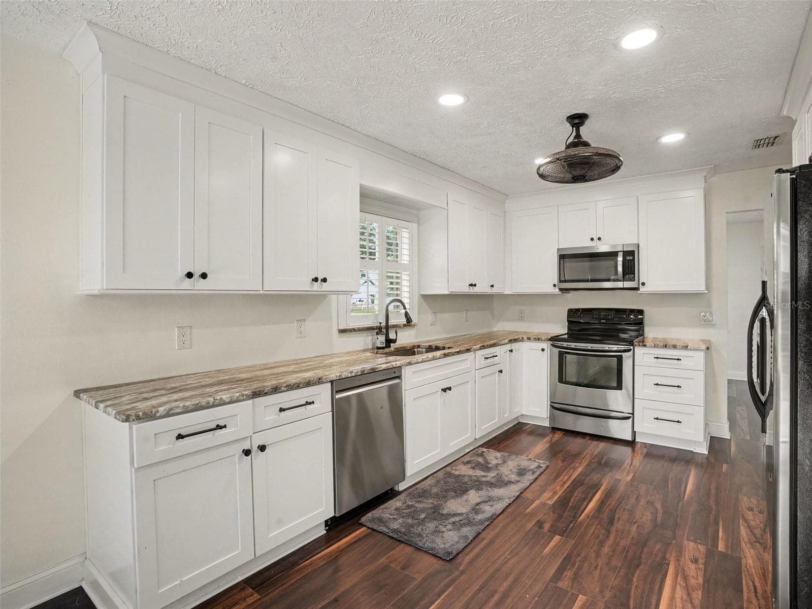 Single Family Residence at 905 WOODROW DR, AUBURNDALE, photo 12 of 30