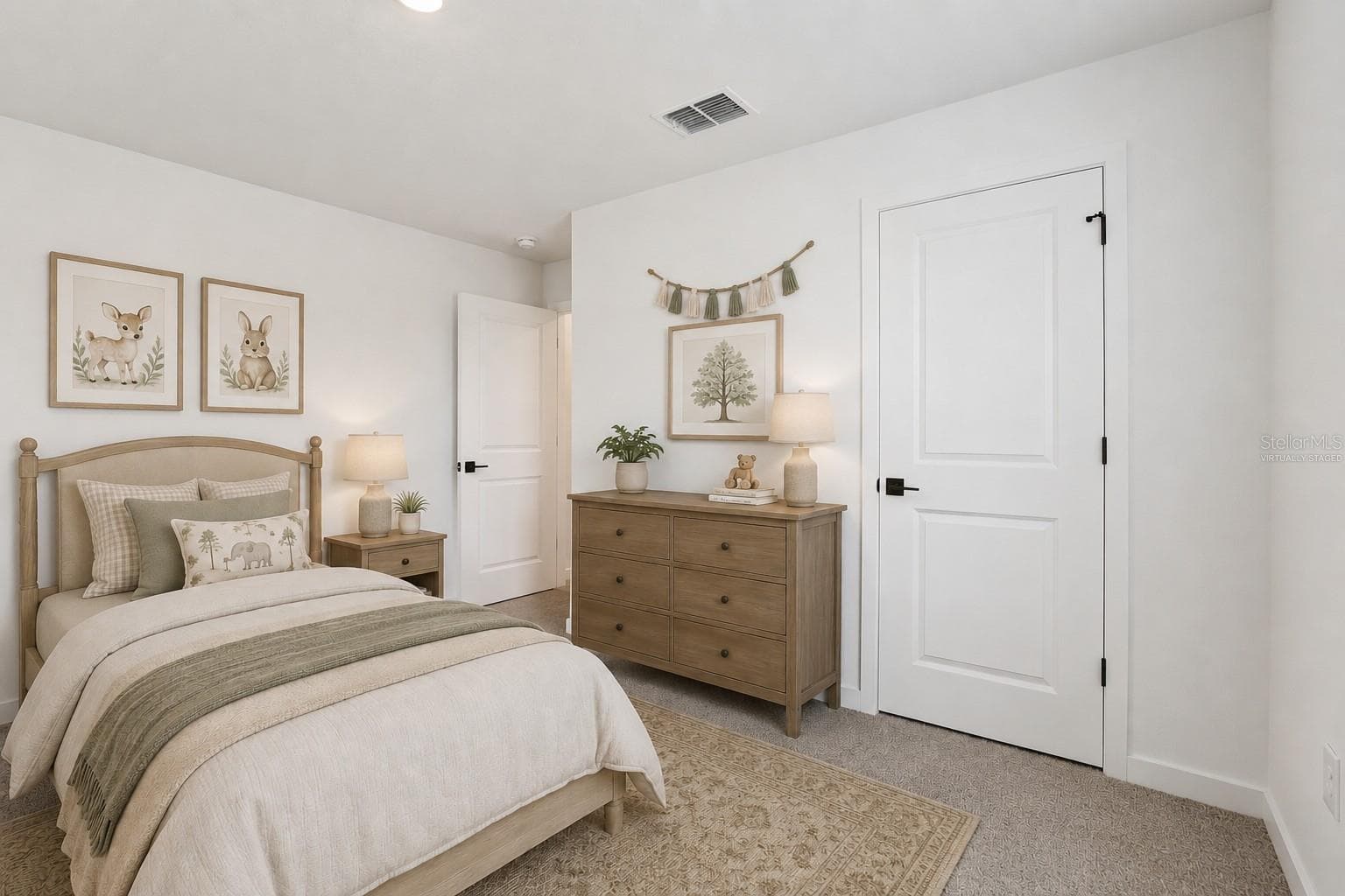 Virtually Staged - 7130 CANOPY LN, LAKELAND