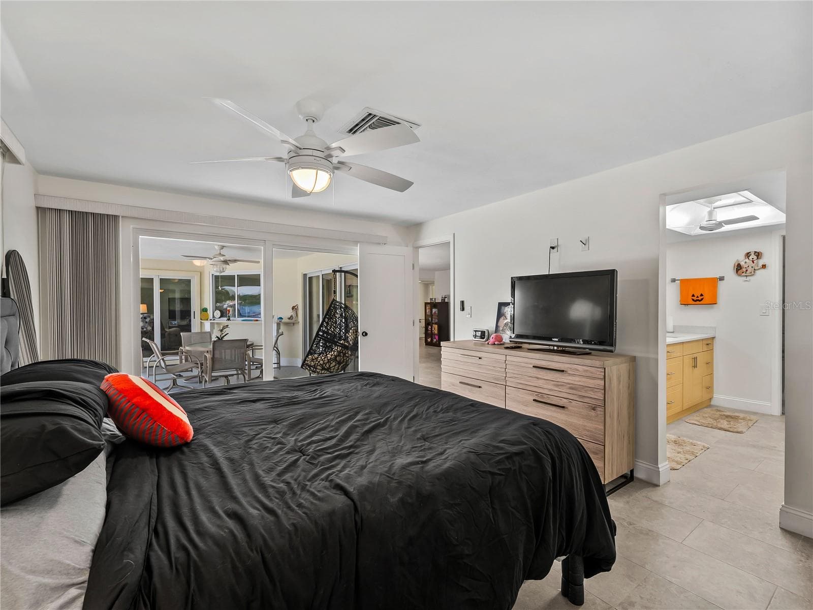 PrimarySuite_2903rdStreet_BonitaSprings_NaturalLight_Entry.jpg - 290 3RD ST W, BONITA SPRINGS
