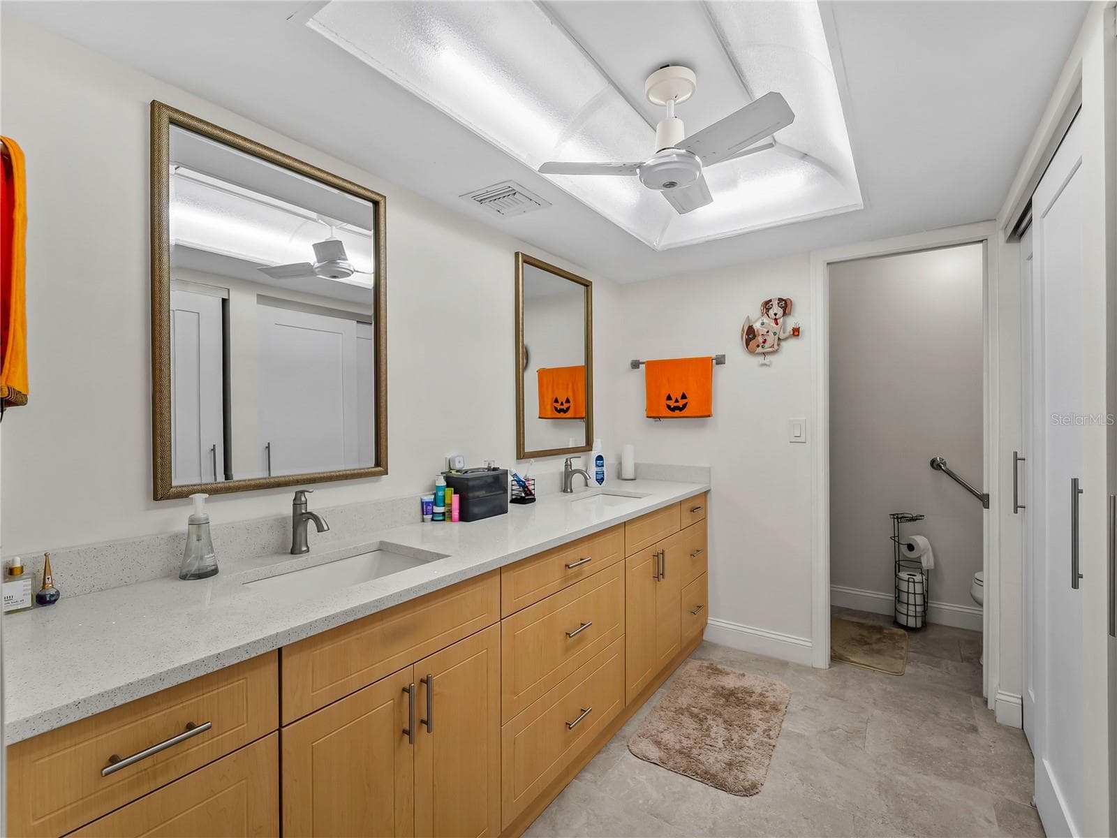 Bath_2903rdStreet_BonitaSprings_DoubleVanity_Corner.jpg - 290 3RD ST W, BONITA SPRINGS