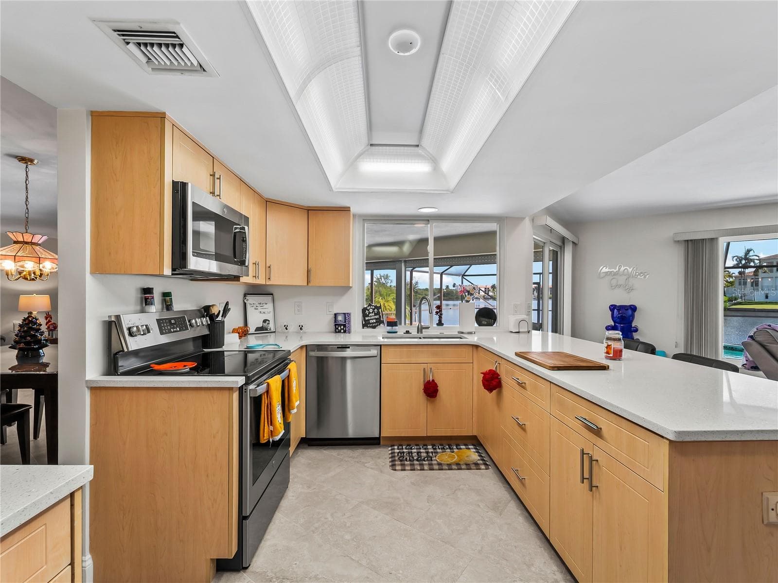 Kitchen_2903rdStreet_BonitaSprings_NaturalLight_WindowView.jpg - 290 3RD ST W, BONITA SPRINGS